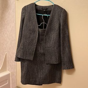 Ann Taylor PETITE suit set! Gently used, great condition! 0P Jacket / 2P Skirt